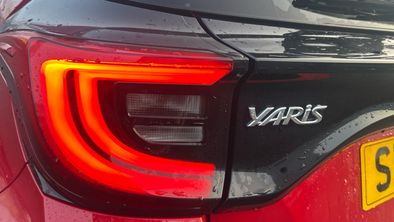 Toyota Yaris 1.5 Hybrid Design 5dr CVT Hybrid Hatchback